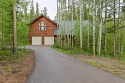 Peak 7 Cabin w/ Ten Mile Range Views, Fireplace
