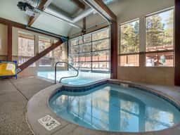 Breckenridge Condo w/ Hot Tub & Mountain Views