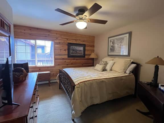 Swan River Condo w/ Hot Tub & Fireplace
