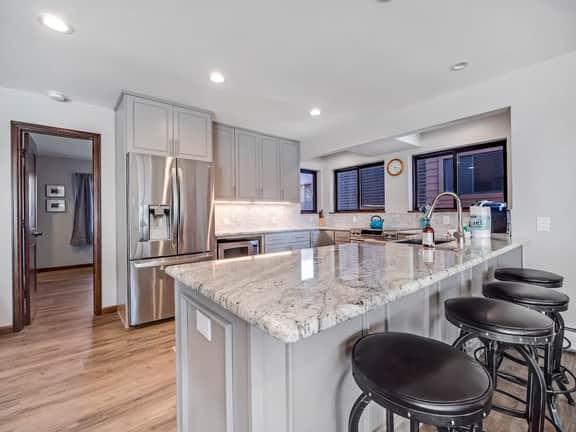 Waterfront Townhouse w/ Mountain View & Hot Tub