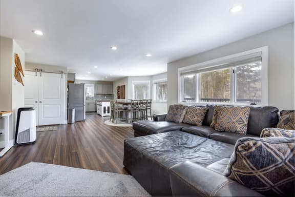 Slope-Side Breck Condo w/Hot Tub & Mountain Views